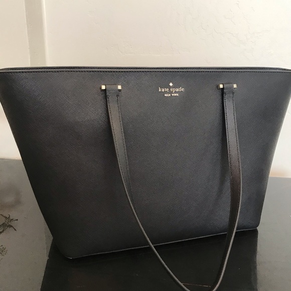 kate spade Handbags - Kate Spade Zipper Tote